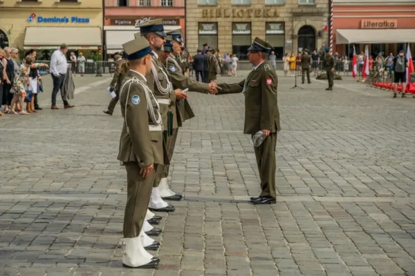 Święto Policji w Zakopanem: awanse i wyróżnienia dla tatrzańskich funkcjonariuszy