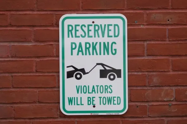 Parking przy Urzędzie Gminy Poronin zamknięty w sobotę – auta będą odholowane