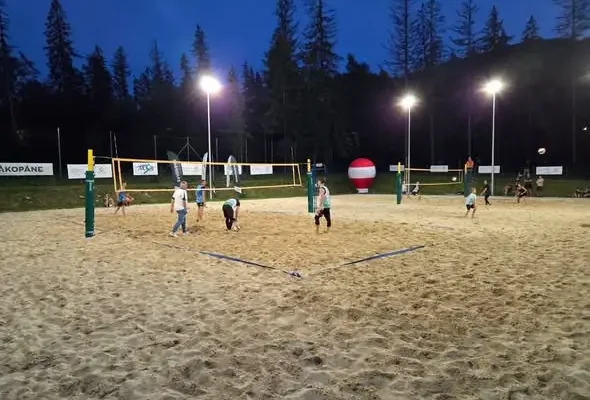 Nocny Turniej Siatkówki w Zakopanem zakończył wakacje – 25 par na boisku