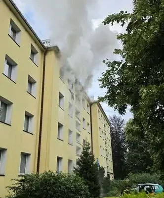 Pożar mieszkania w Zakopanem: dwie osoby ewakuowały się, jedna trafiła do szpitala