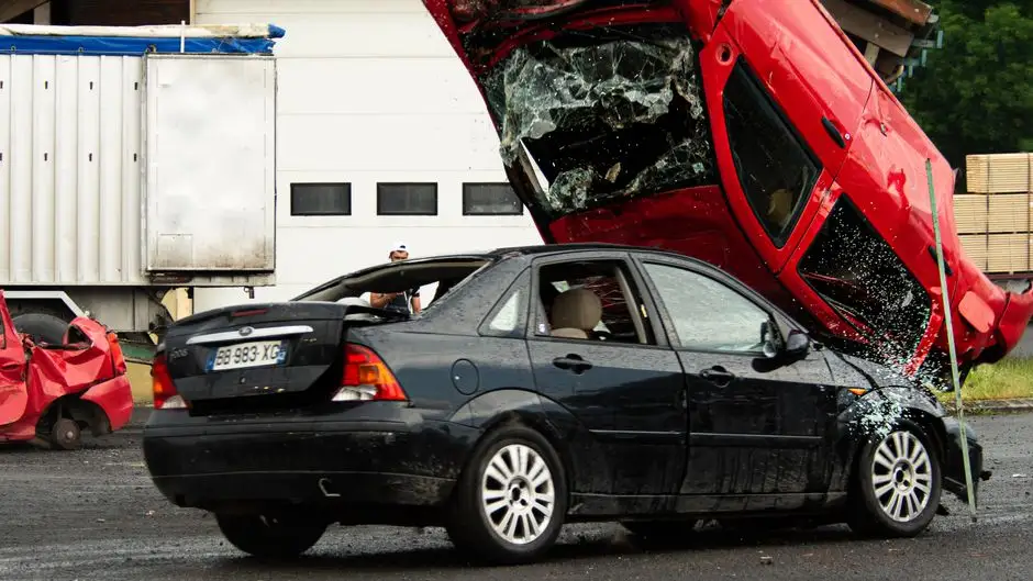 Kolizja na zakopiance w Białym Dunajcu – mitsubishi zderzyło się z BMW