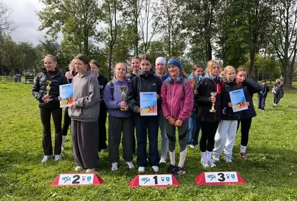 Mistrzostwa Powiatu Tatrzańskiego w biegach przełajowych na Górnych Równiach Krupowych