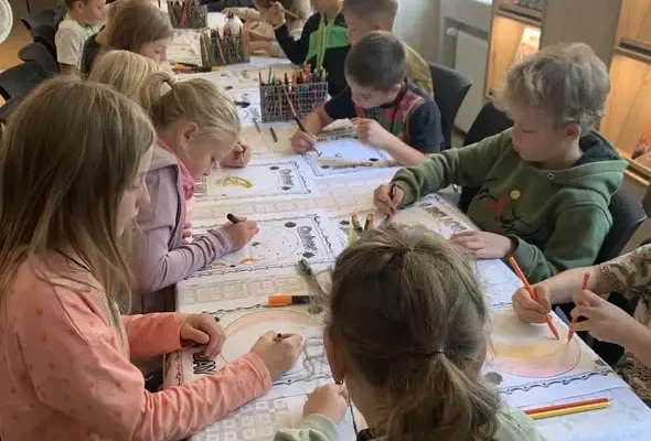 Dzień Kropki w Pedagogicznej Bibliotece w Zakopanem – kreatywna lekcja o talentach