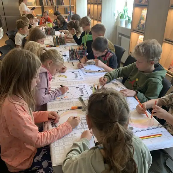 Dzień Kropki w Pedagogicznej Bibliotece w Zakopanem – kreatywna lekcja o talentach