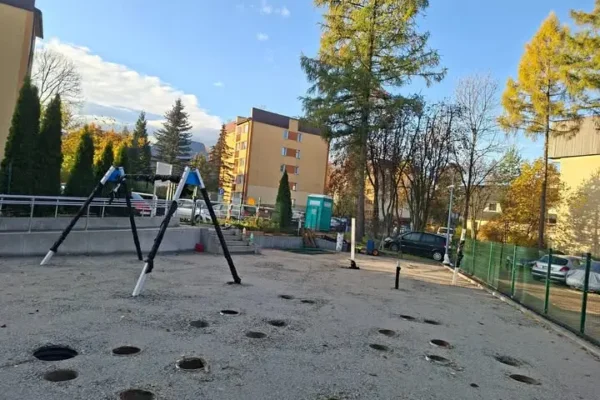 Modernizacja placu zabaw na osiedlu Szymony w Zakopanem zgodnie z planem